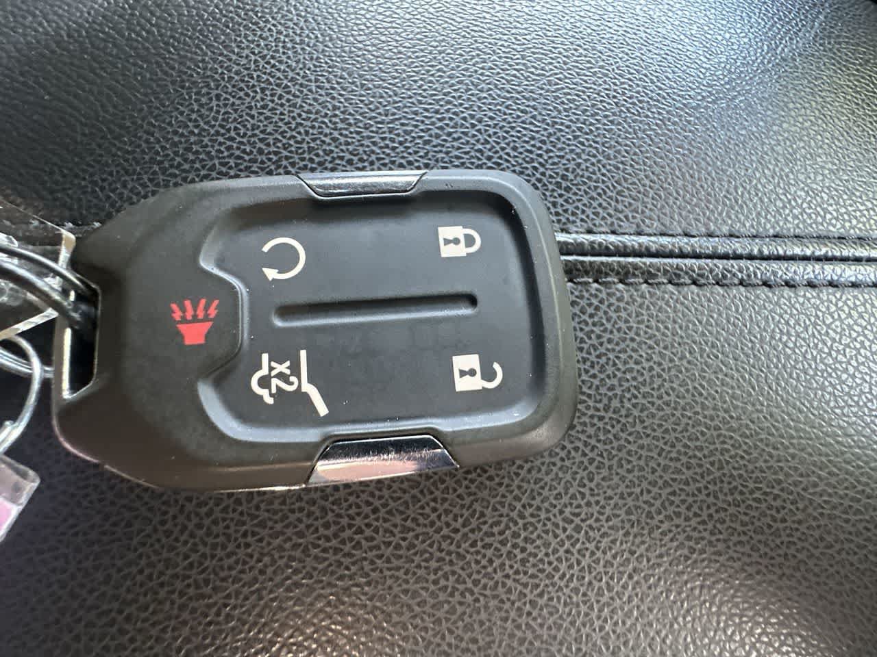Used 2024 GMC Terrain SLE w/ Driver Convenience Package FWD image 28