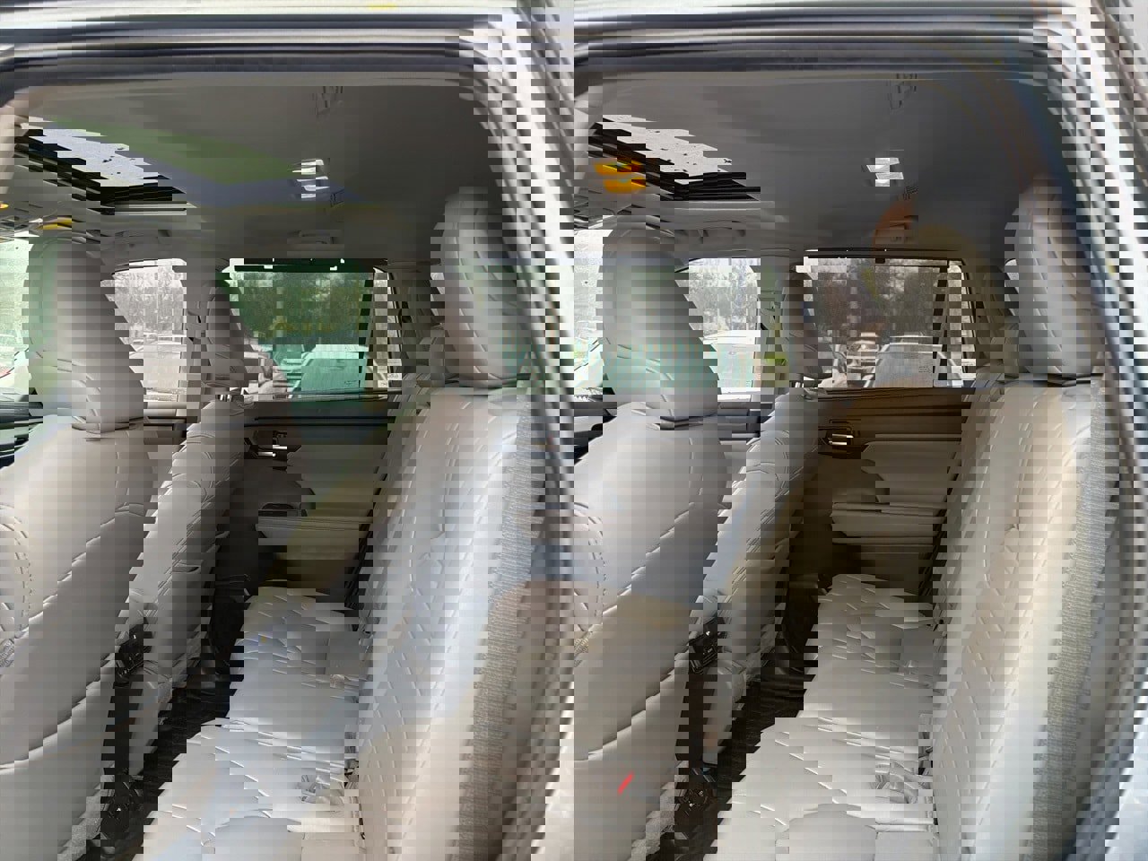 Used 2020 Toyota Highlander XLE image 5