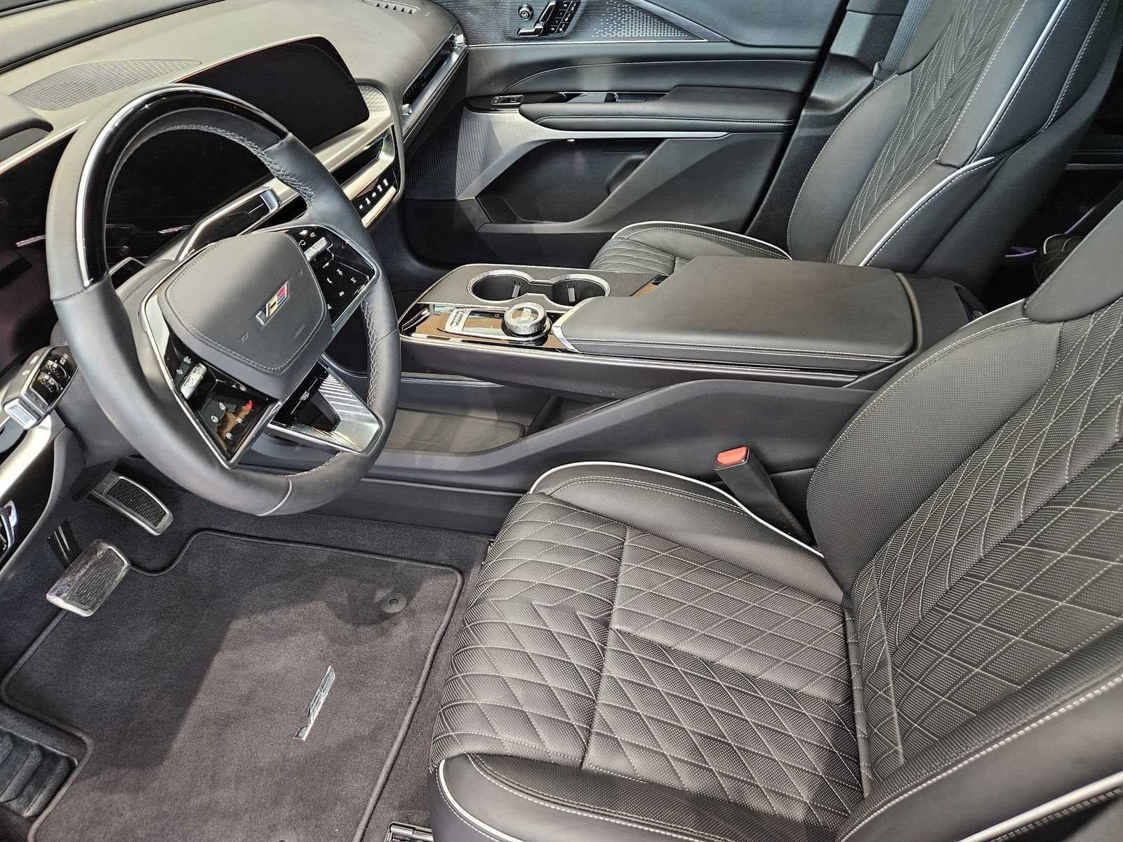 Certified 2026 Cadillac Lyriq V w/ LPO, Floor Liner Package AWD/4WD image 13