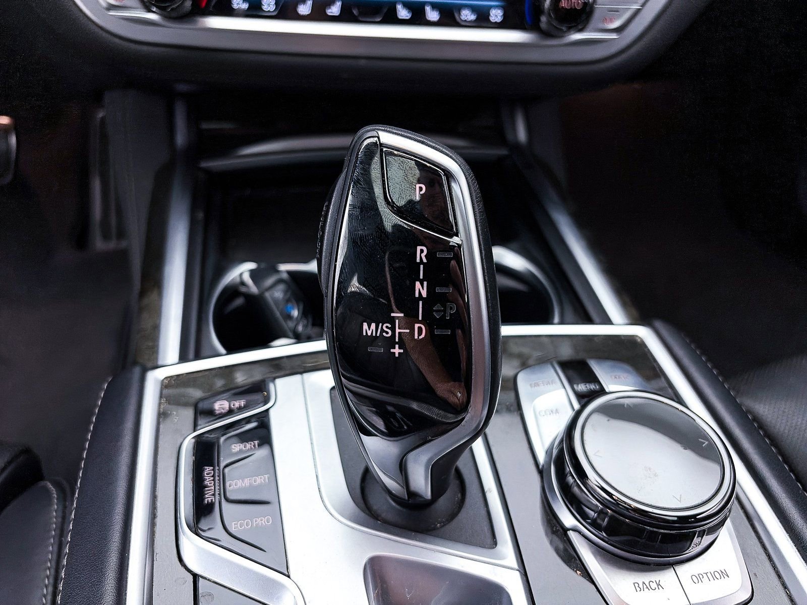 Used 2022 BMW 750i xDrive w/ Luxury Rear Seating Package image 29