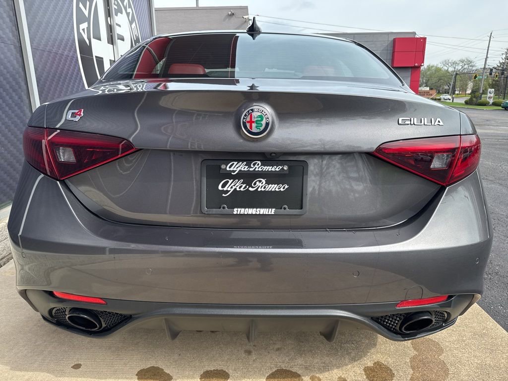 Used 2022 Alfa Romeo Giulia Veloce image 10