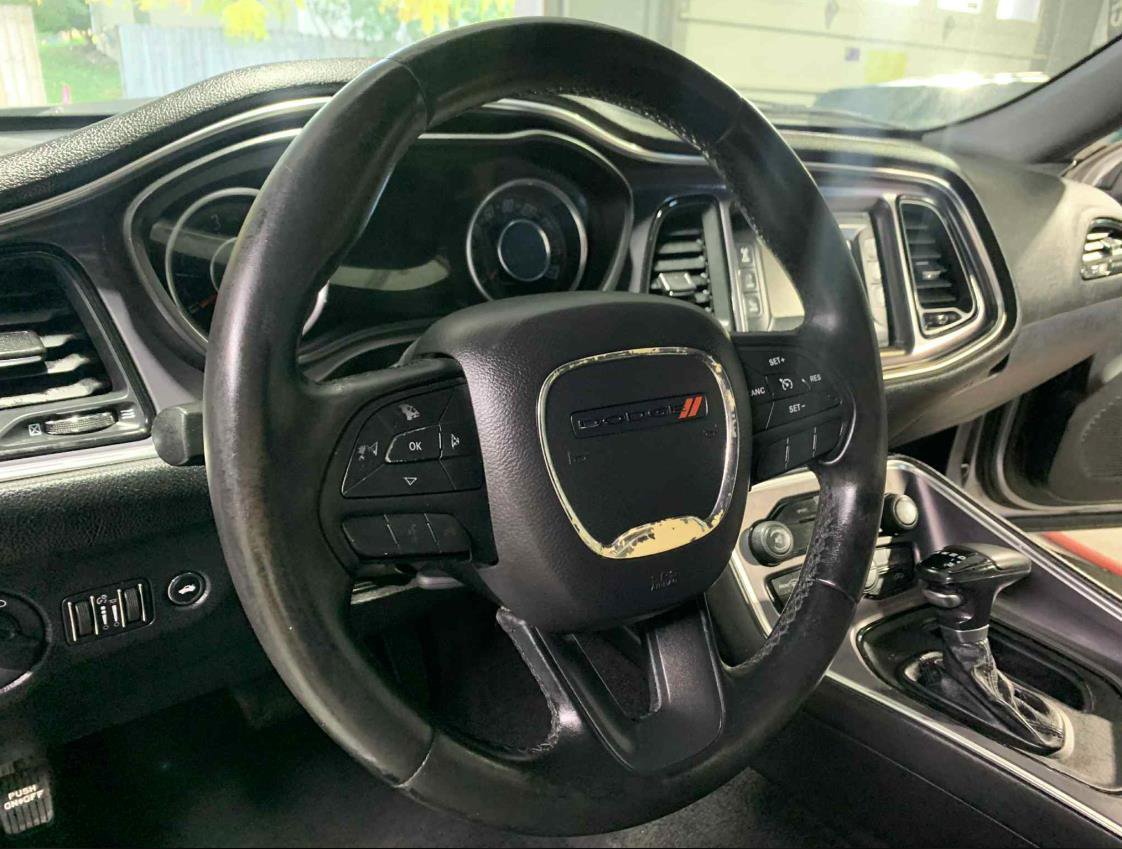 Used 2016 Dodge Challenger SXT image 11