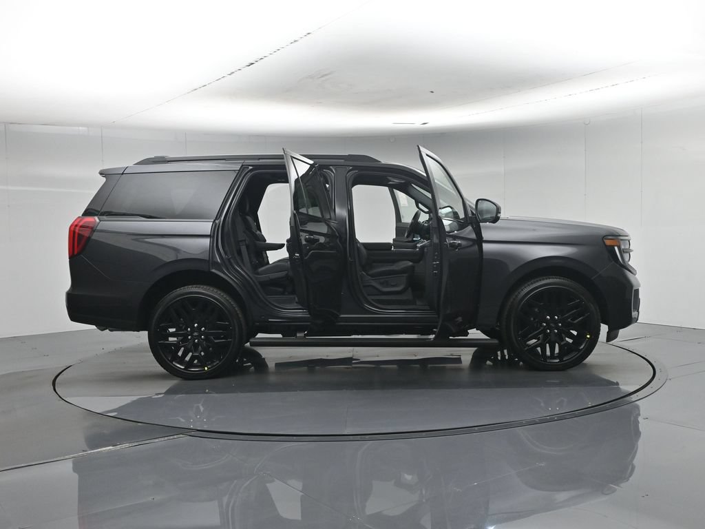 New 2027 Ford Expedition Platinum w/ Stealth Performance Package AWD/4WD image 4