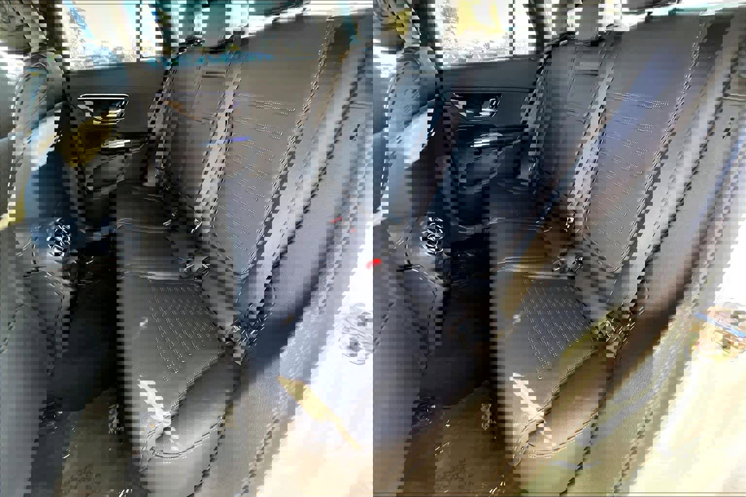 Used 2025 Mercedes-Benz GLC 300 4MATIC image 20