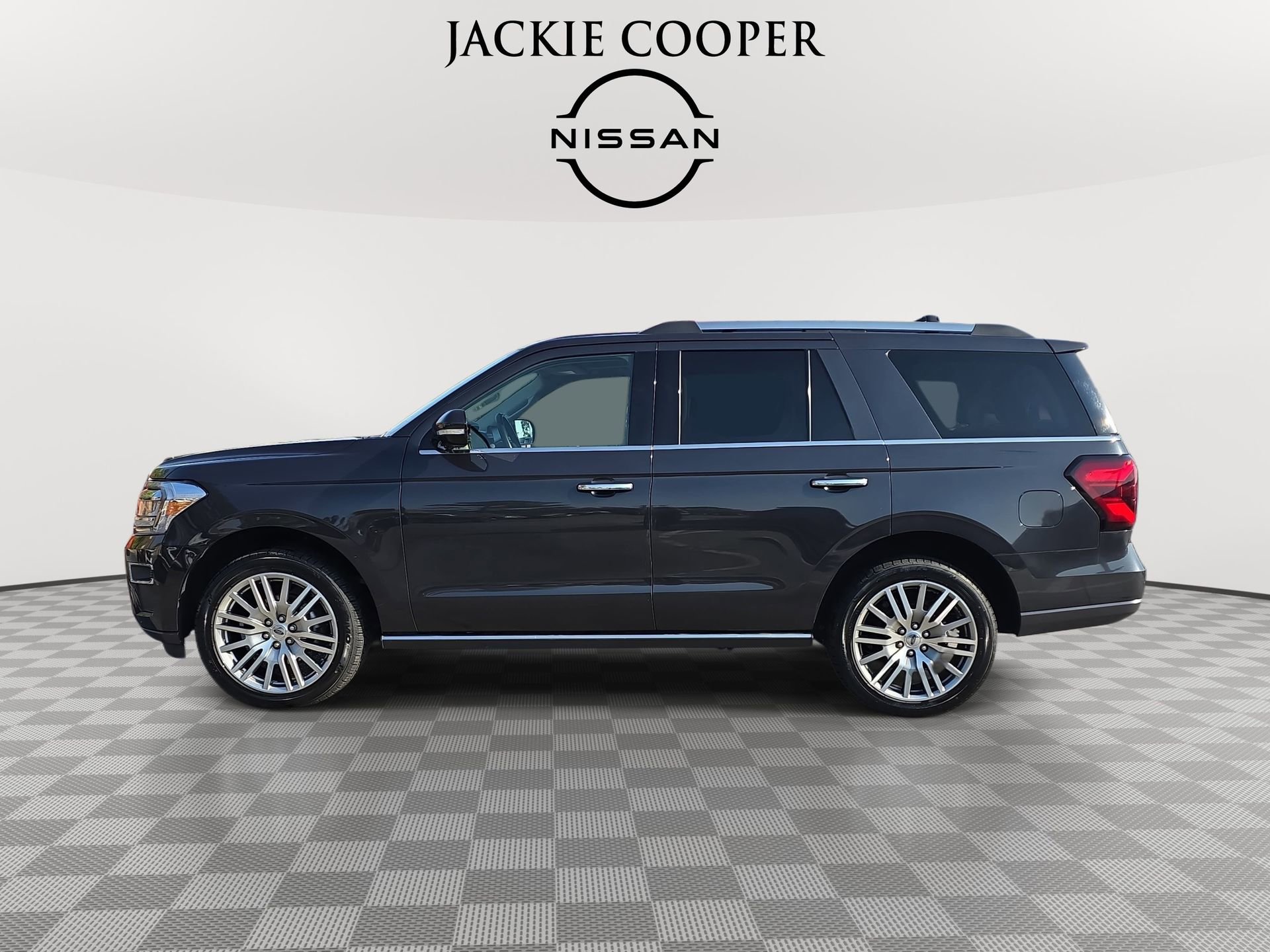Used 2024 Ford Expedition Limited AWD/4WD image 8