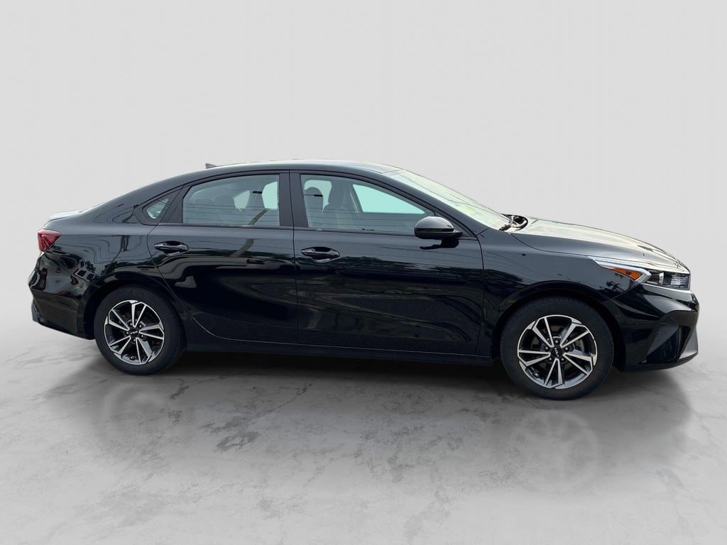 Used 2023 Kia Forte LXS FWD image 8