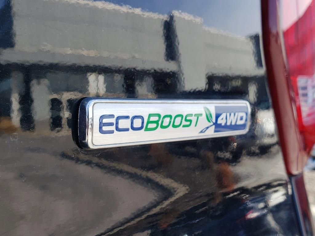 Used 2018 Ford Explorer XLT w/ Equipment Group 202A image 12