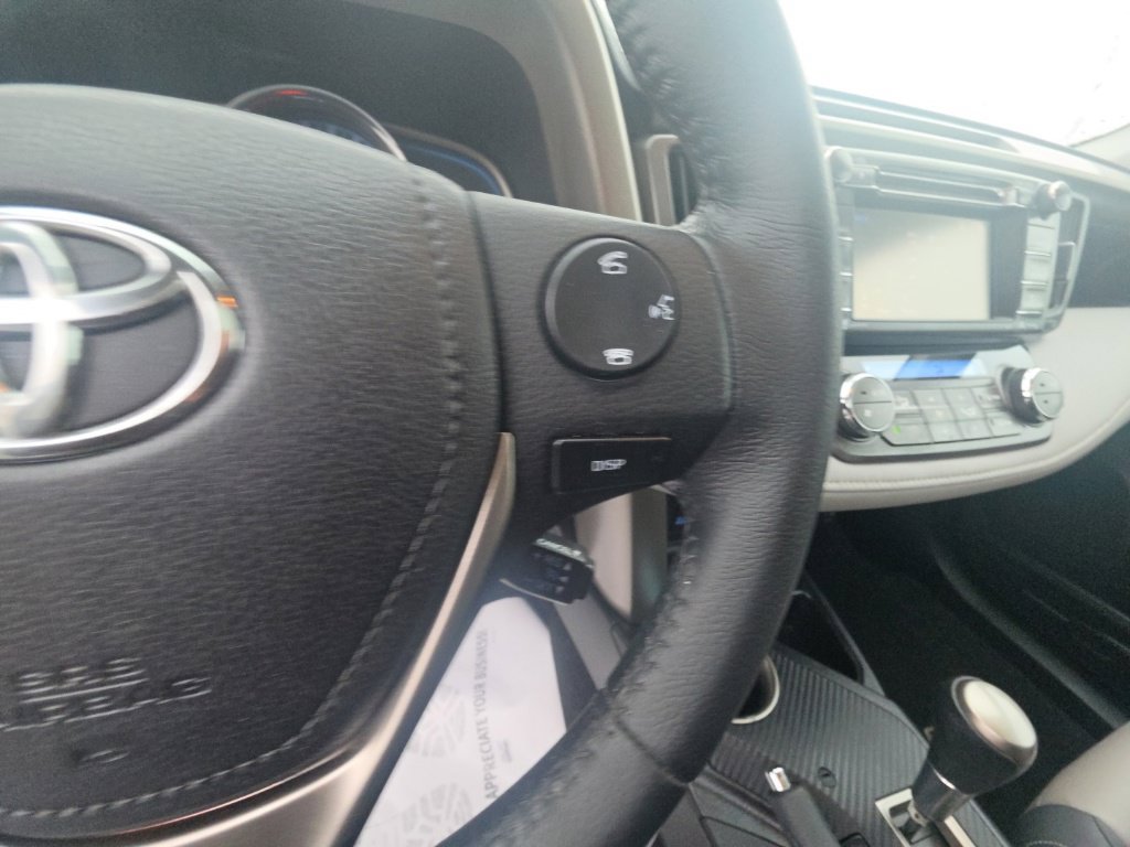 Used 2014 Toyota RAV4 Limited w/ Technology Package FWD image 19