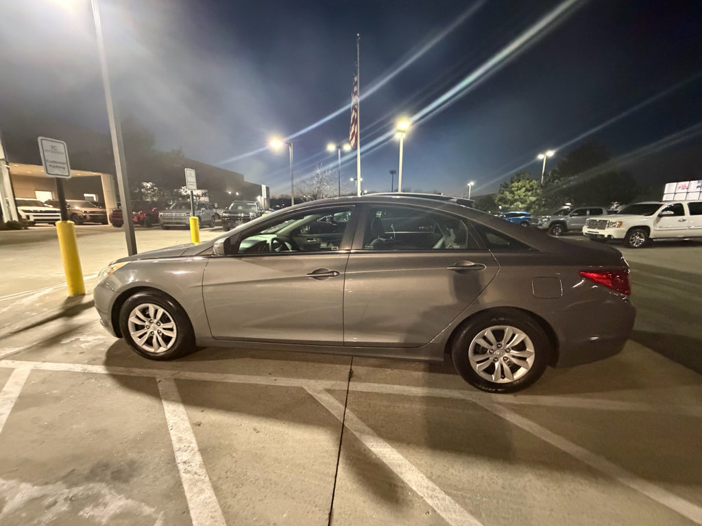 Used 2013 Hyundai Sonata GLS image 2
