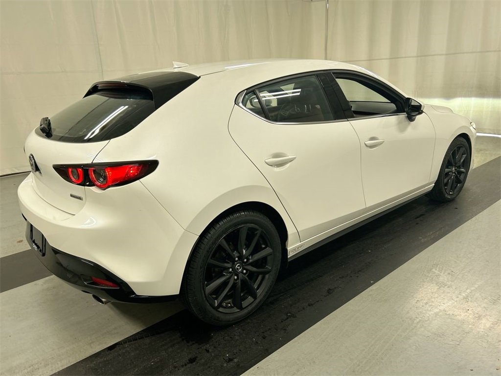 Used 2019 MAZDA MAZDA3 Premium image 2