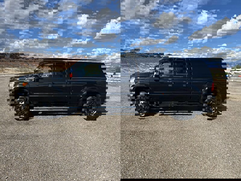 Used 2011 Ford F350 XLT w/ XLT Premium Pkg image 5