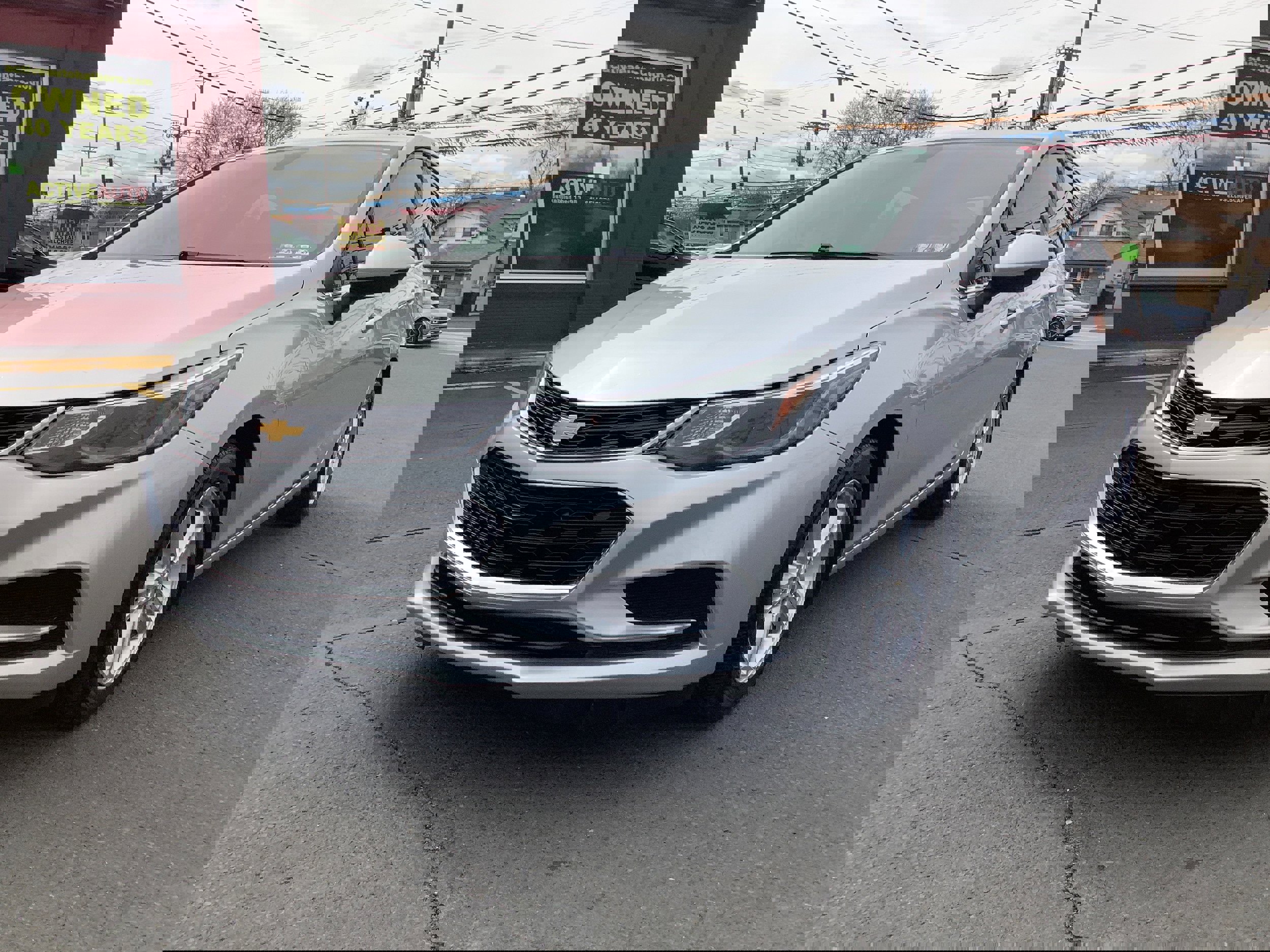 Used 2017 Chevrolet Cruze LT w/ Convenience Package image 3