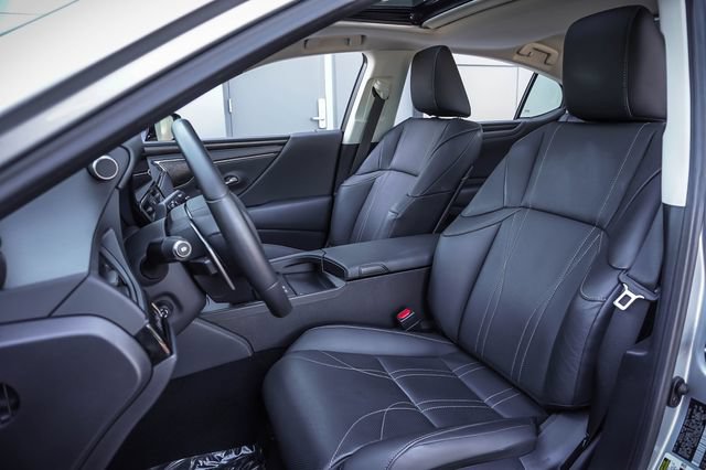 Certified 2025 Lexus ES 300h w/ Luxury Package FWD image 10