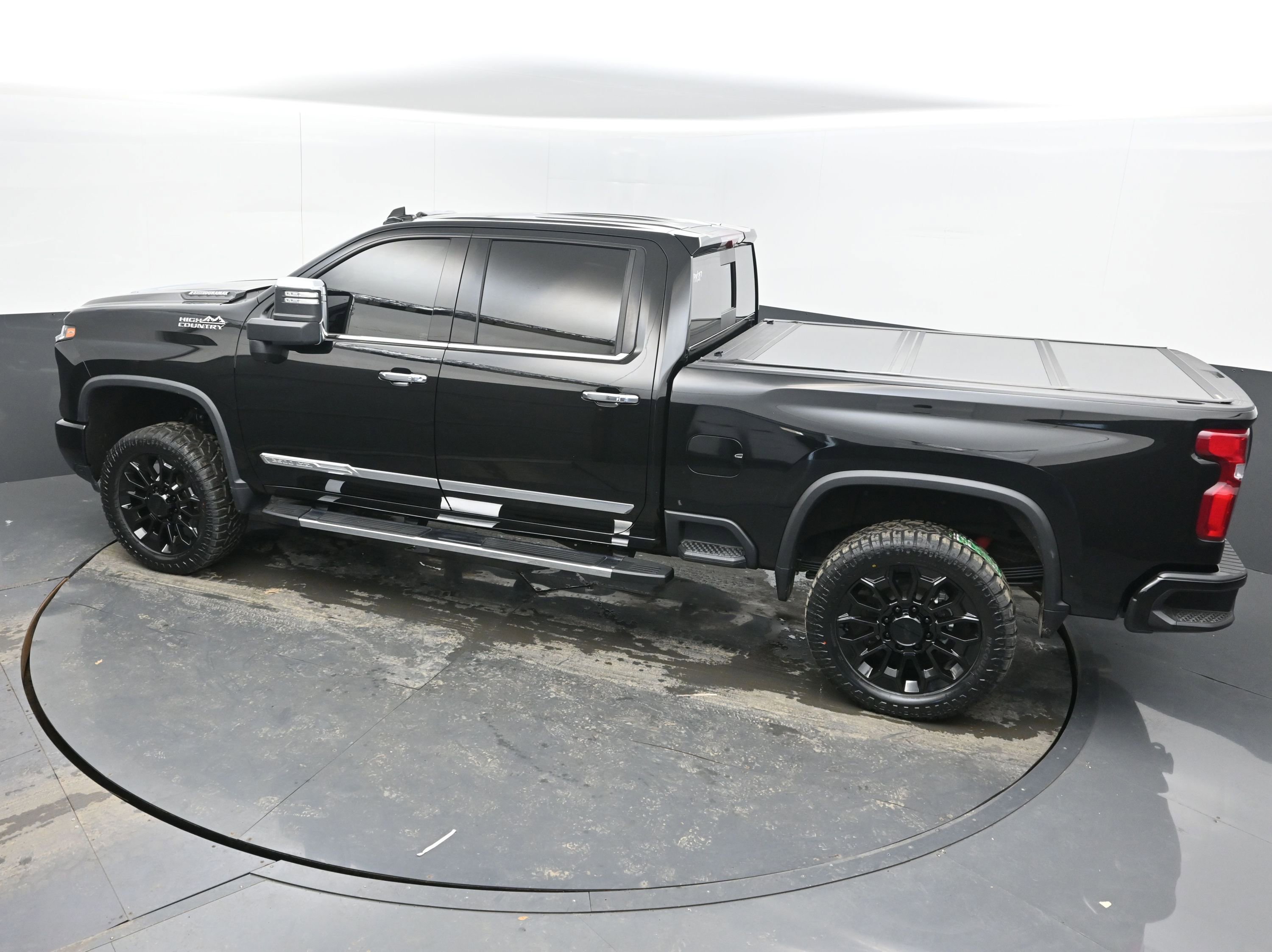 Used 2024 Chevrolet Silverado 2500 High Country w/ Technology Package image 31