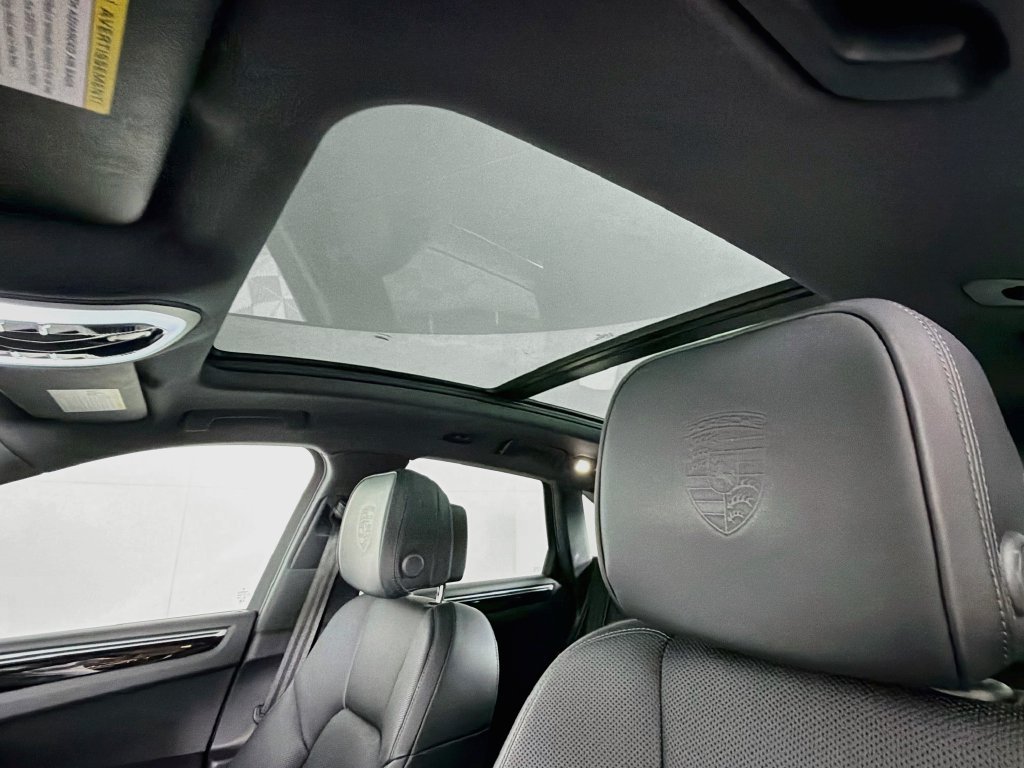Certified 2023 Porsche Macan S AWD/4WD image 14