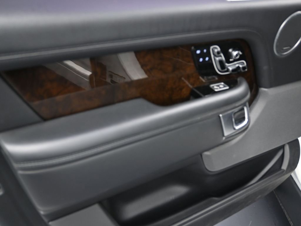 Used 2020 Land Rover Range Rover HSE image 10