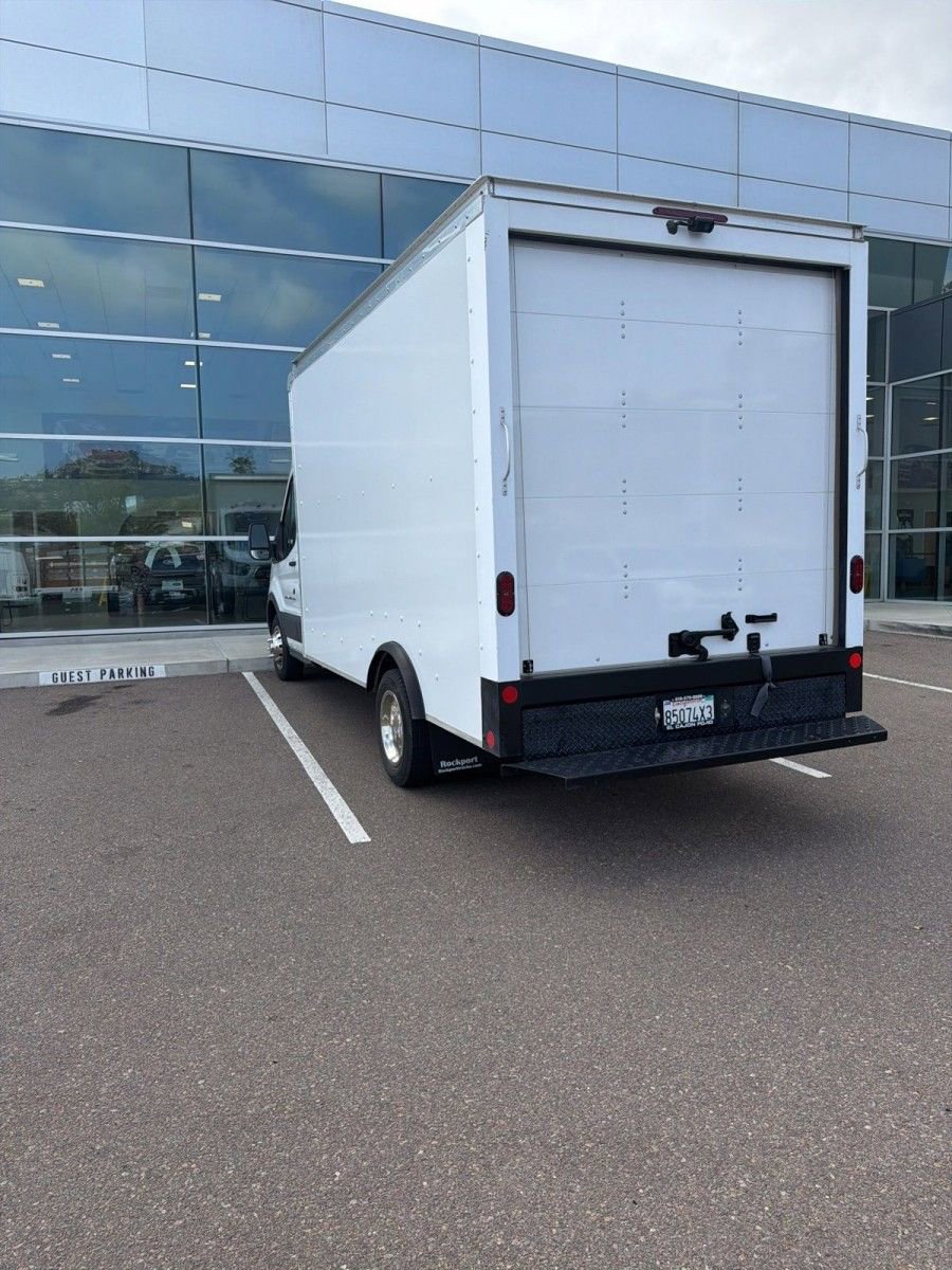 Used 2022 Ford Transit 350 DRW RWD image 4