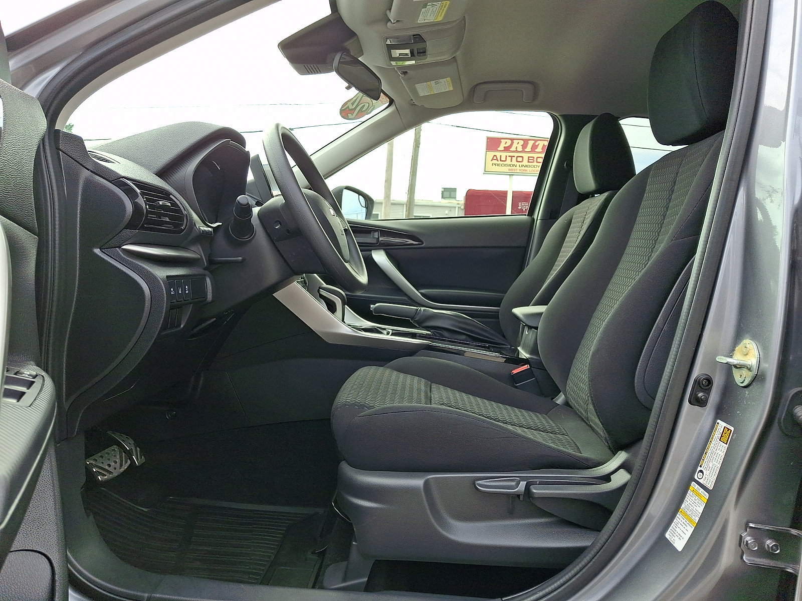 Used 2024 Mitsubishi Eclipse Cross AWD image 13