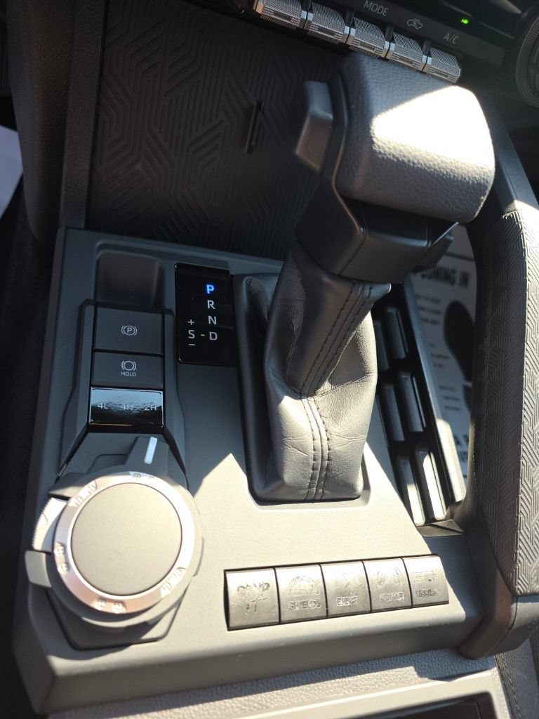 Certified 2024 Toyota Tacoma SR AWD/4WD image 20