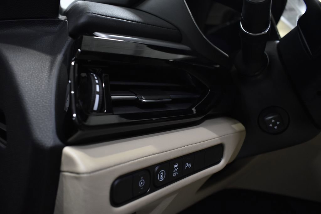 Used 2025 Acura MDX SH-AWD w/ Technology Package image 22