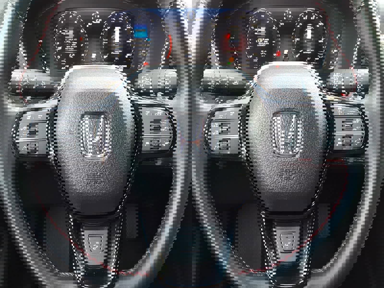 Certified 2025 Honda Pilot Black Edition image 16