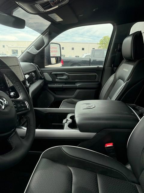 Used 2025 RAM 1500 Laramie w/ Night Edition AWD/4WD image 9