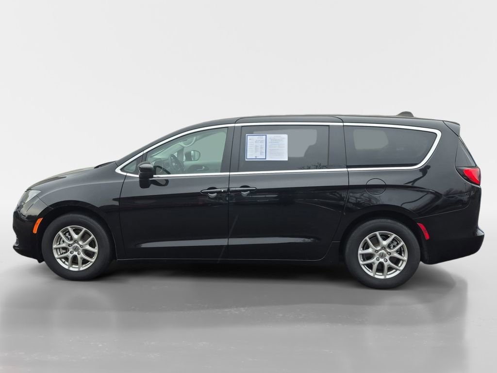 Used 2024 Chrysler Voyager LX FWD image 7