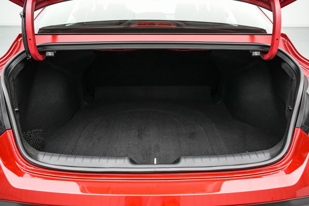 Used 2025 Hyundai Elantra SE image 19