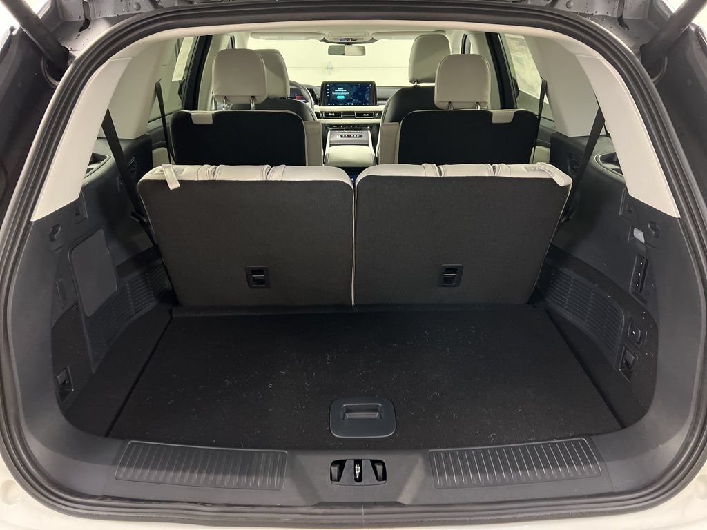 New 2026 Lincoln Aviator AWD image 38