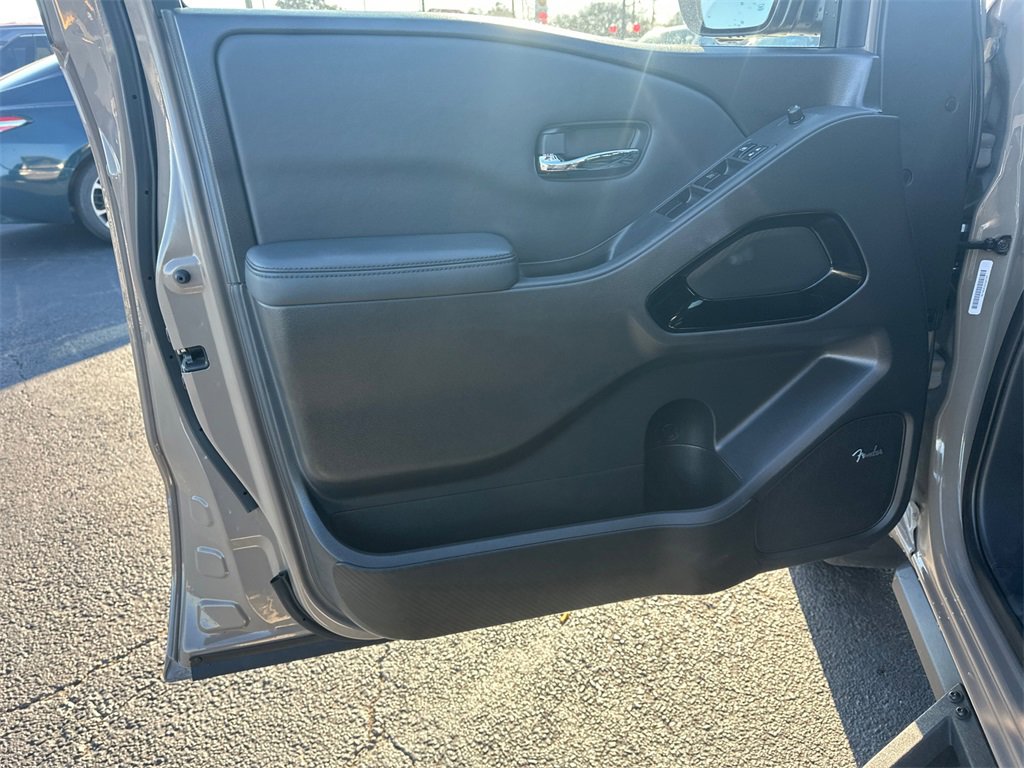 Used 2022 Nissan Frontier PRO-4X w/ Pro-4X Premium Package image 10