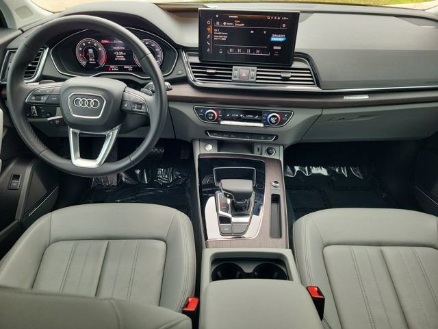Certified 2023 Audi Q5 2.0T Premium Plus w/ Premium Plus Package image 2
