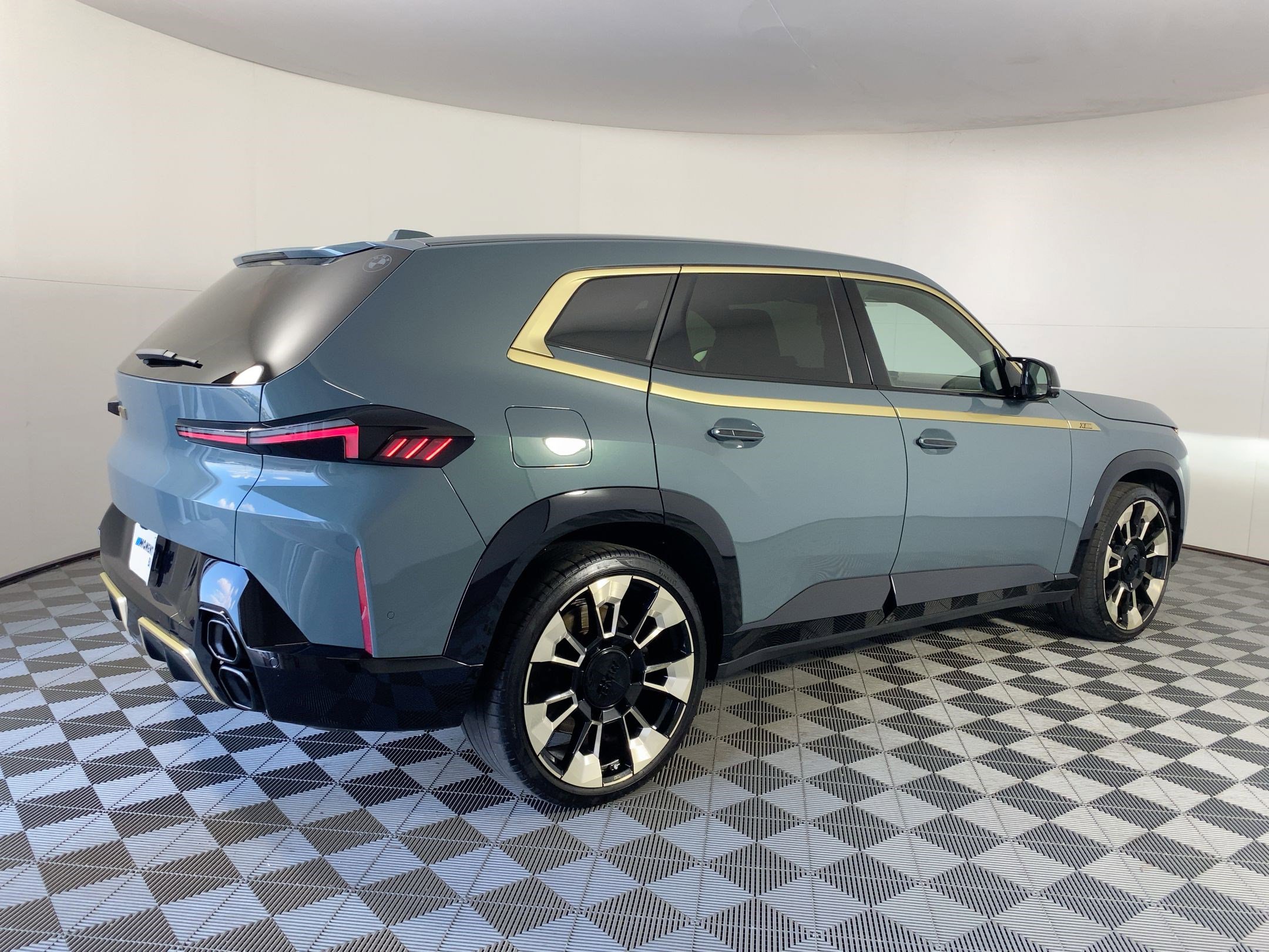 Used 2023 BMW XM image 7