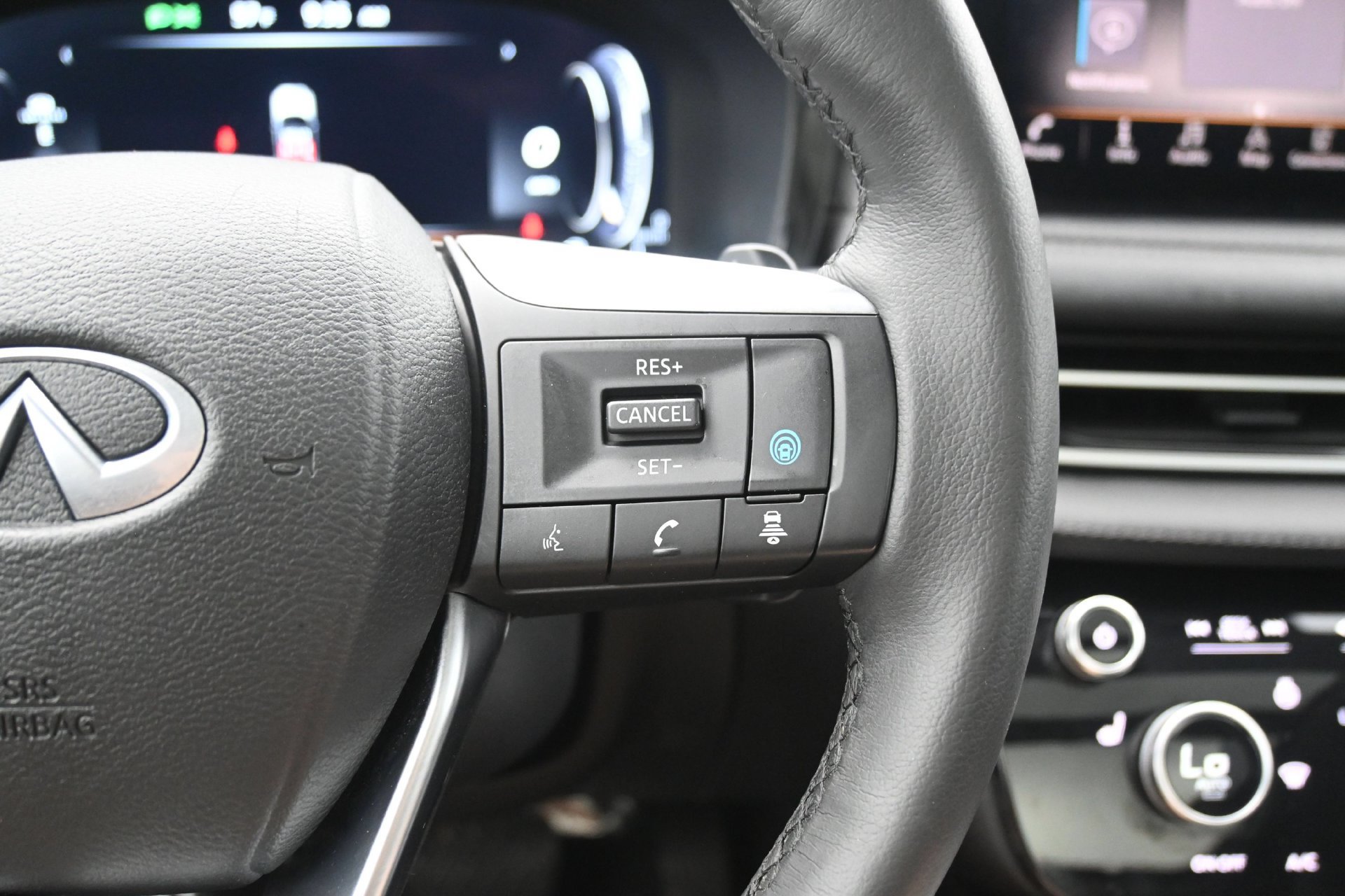 Used 2024 INFINITI QX60 Luxe AWD/4WD image 22