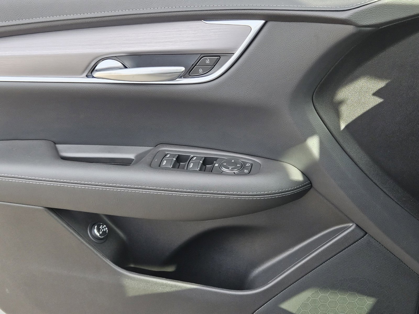 New 2026 Cadillac XT5 Luxury w/ LPO, Floor Liner Package FWD image 16
