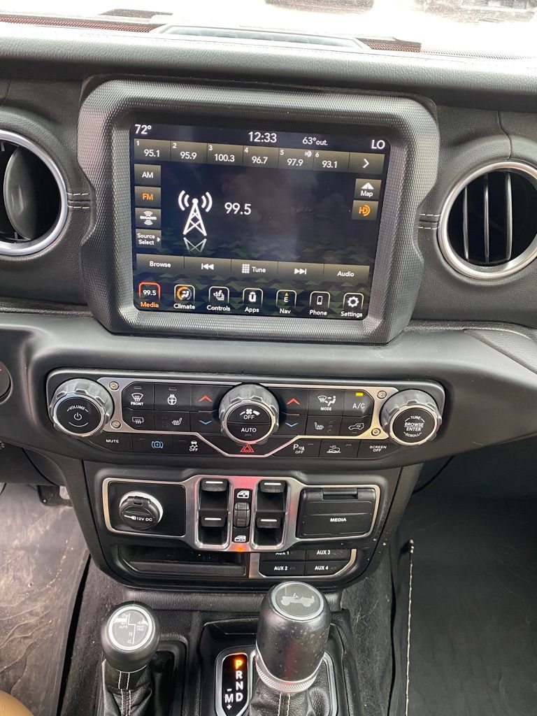 Used 2021 Jeep Wrangler Unlimited Sahara w/ Cold Weather Group AWD/4WD image 17