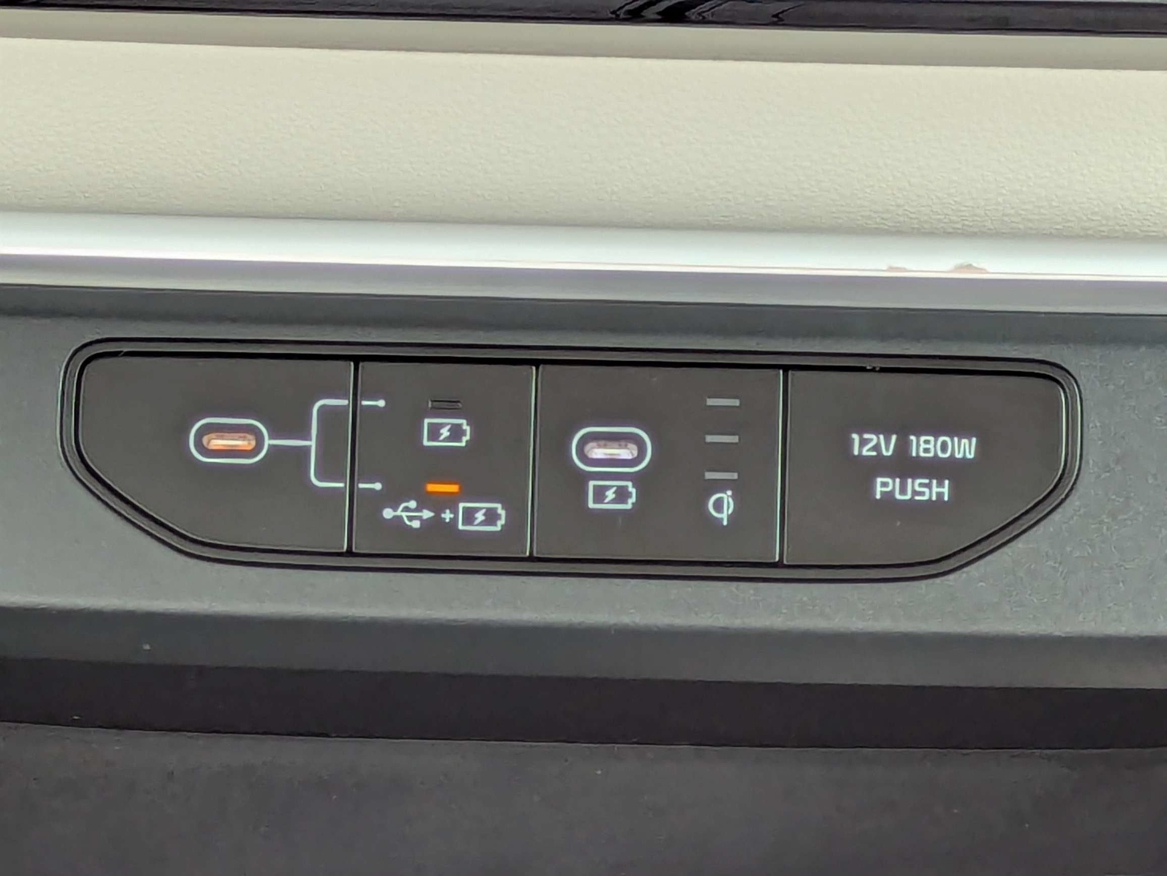 Certified 2026 Kia Carnival SX Prestige FWD image 26