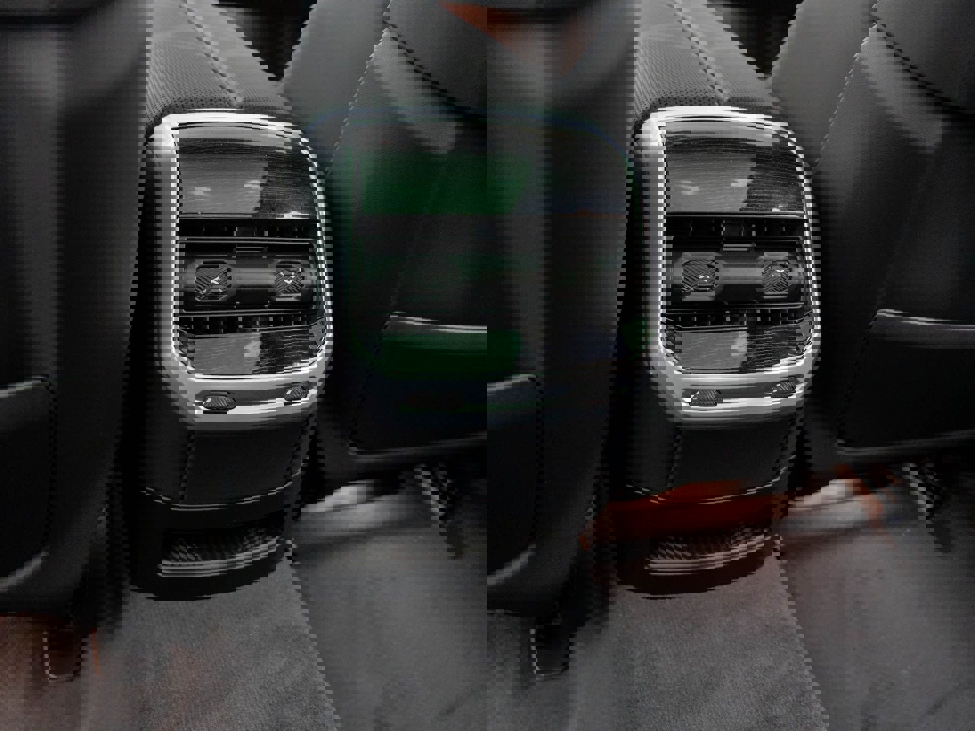 New 2026 BMW 750e xDrive w/ Executive Package image 22