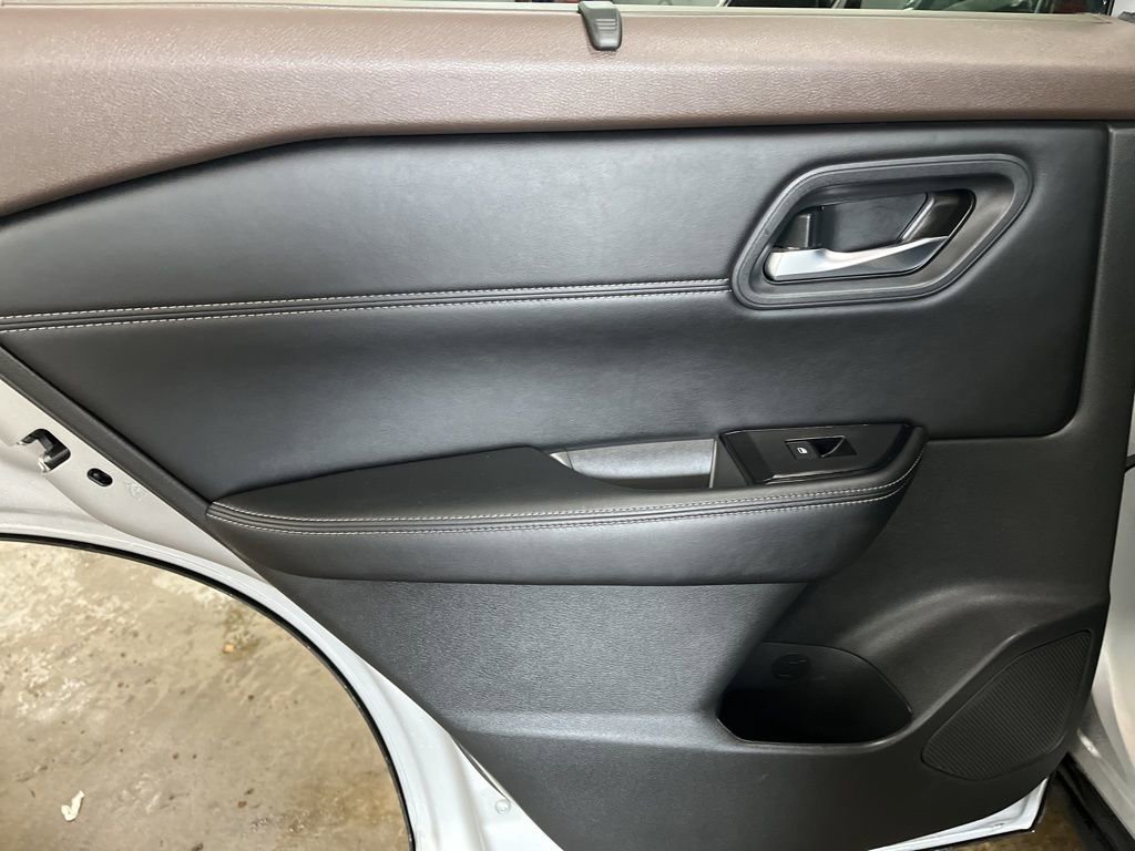 Certified 2023 Nissan Rogue SV w/ SV Premium B Package AWD/4WD image 19