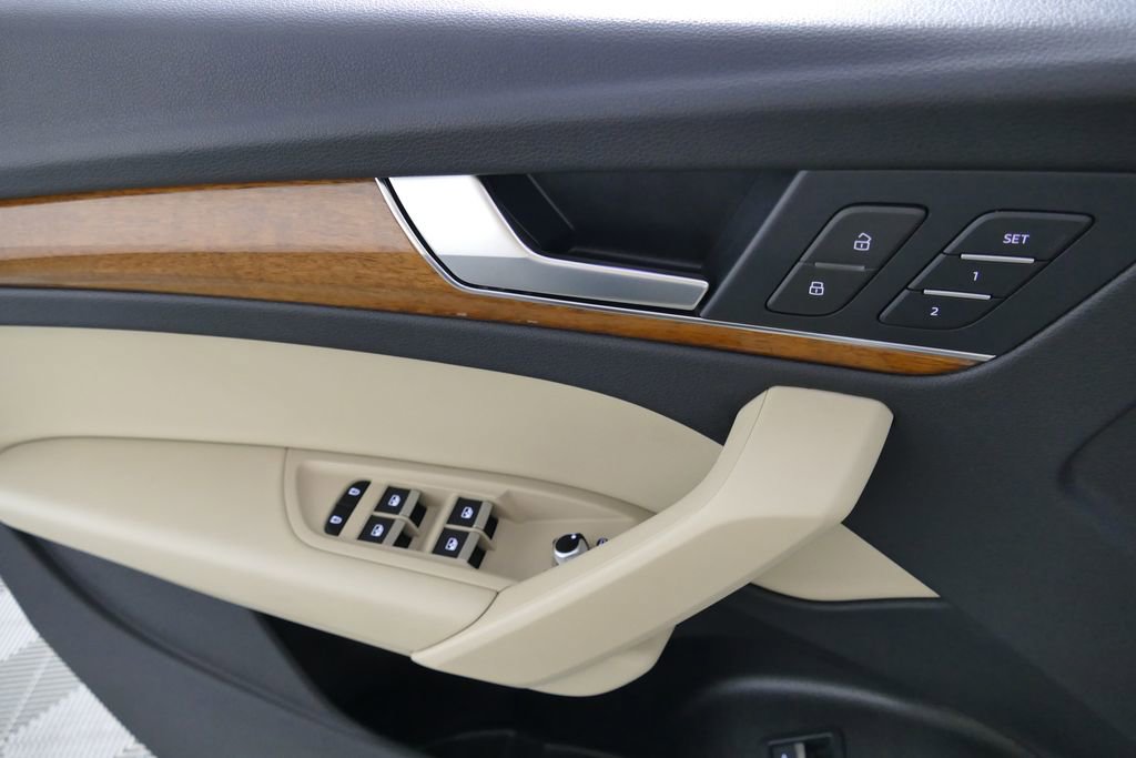 Certified 2023 Audi Q5 2.0T Premium w/ Convenience Package AWD/4WD image 23