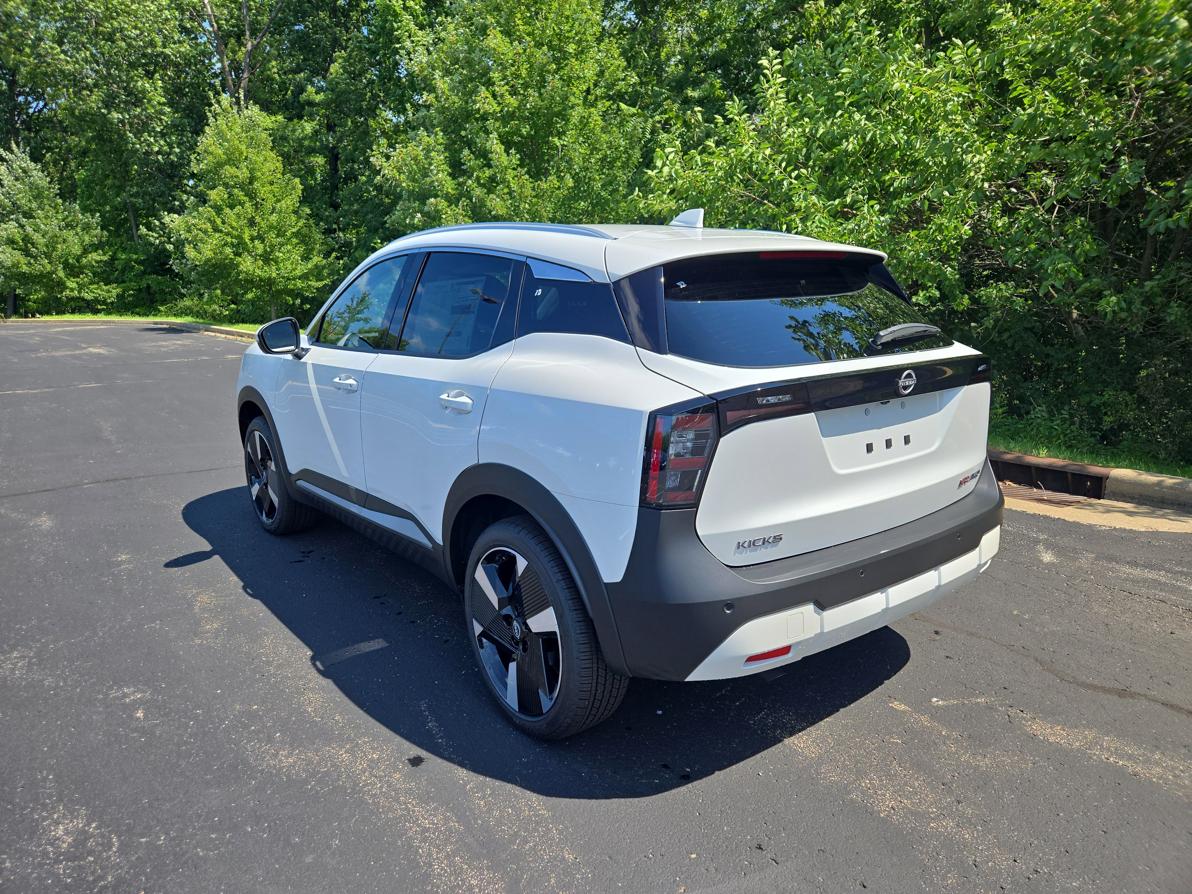 New 2025 Nissan Kicks SR w/ SR Premium Package image 6