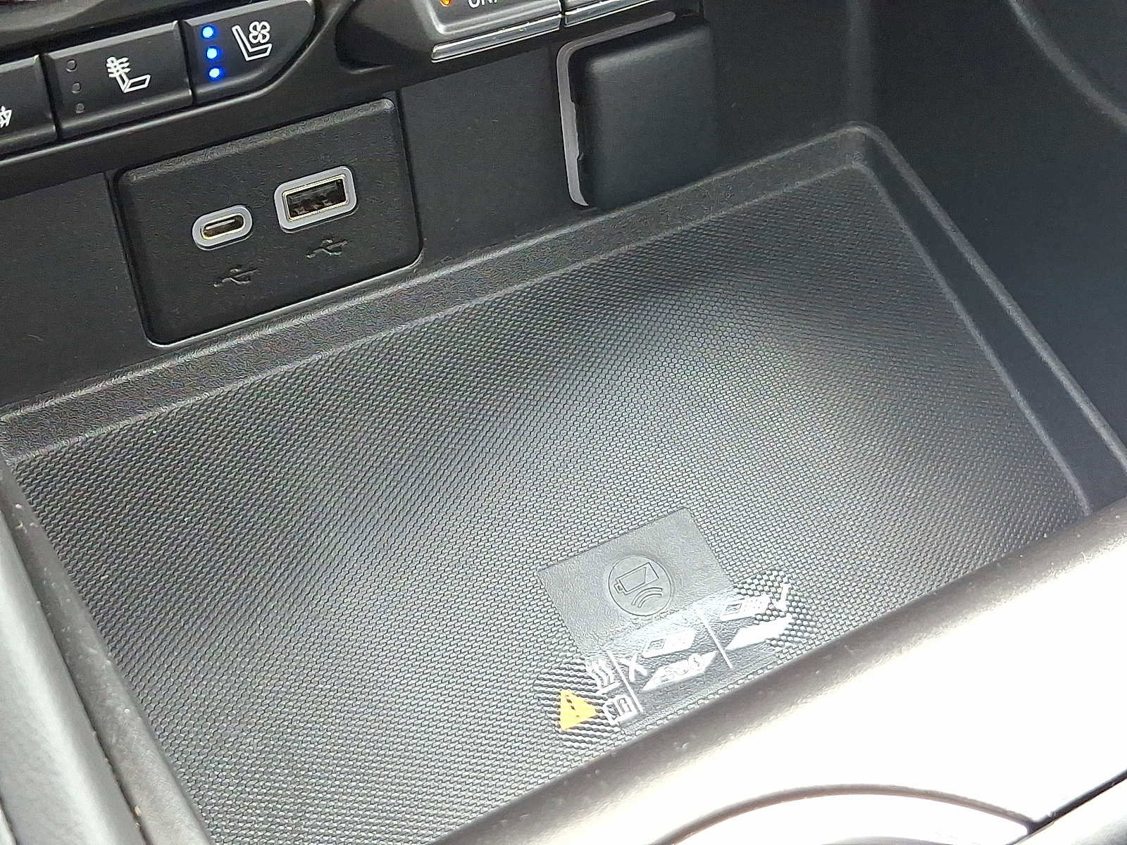 Used 2022 GMC Yukon SLT w/ SLT Premium Package image 30