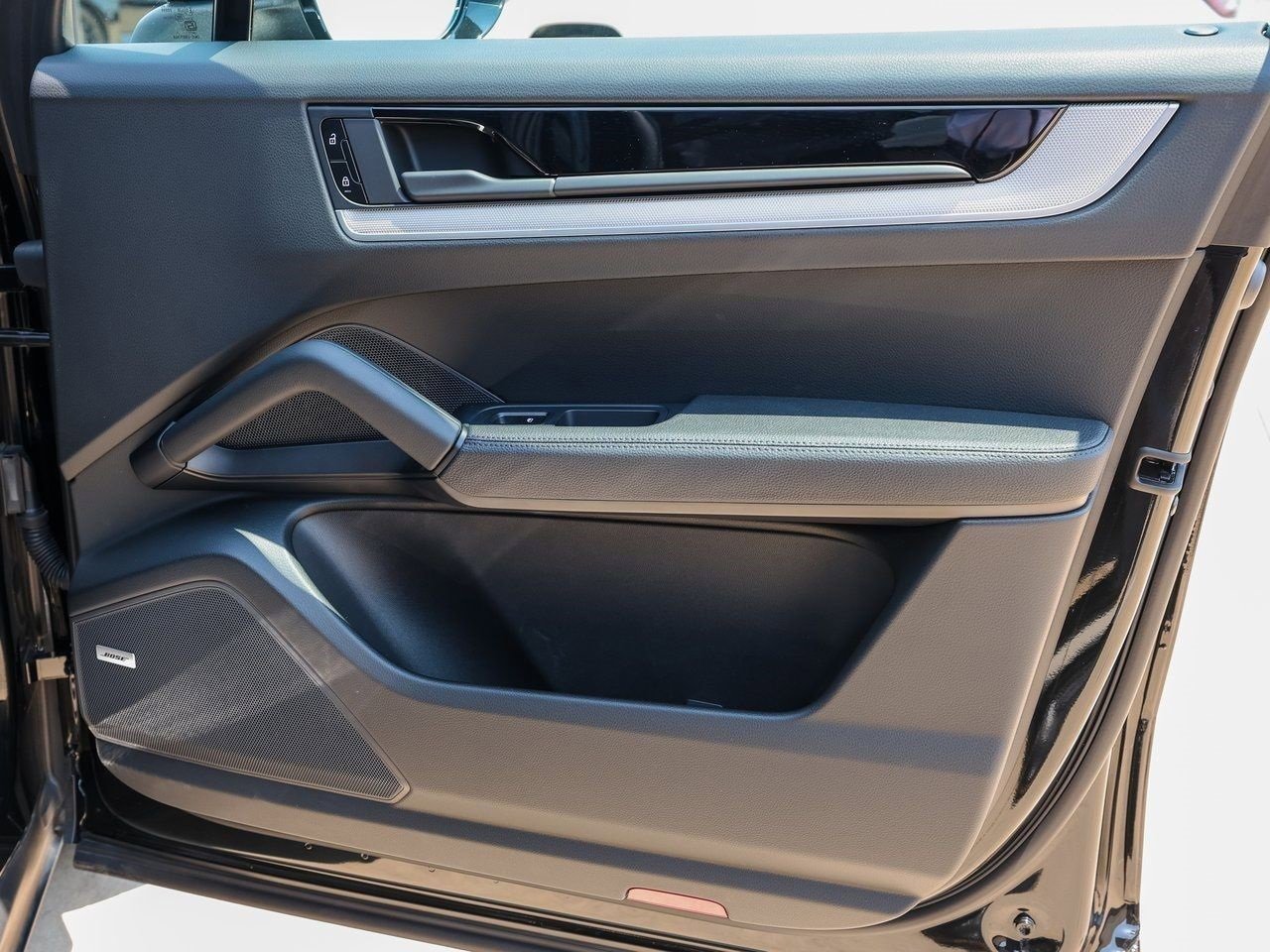 Certified 2025 Porsche Cayenne image 26