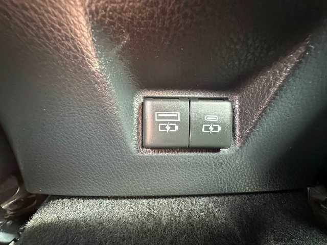 Used 2025 Toyota Camry LE FWD image 21