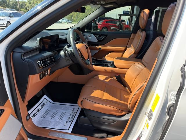 Used 2025 Lincoln Aviator Black Label image 16