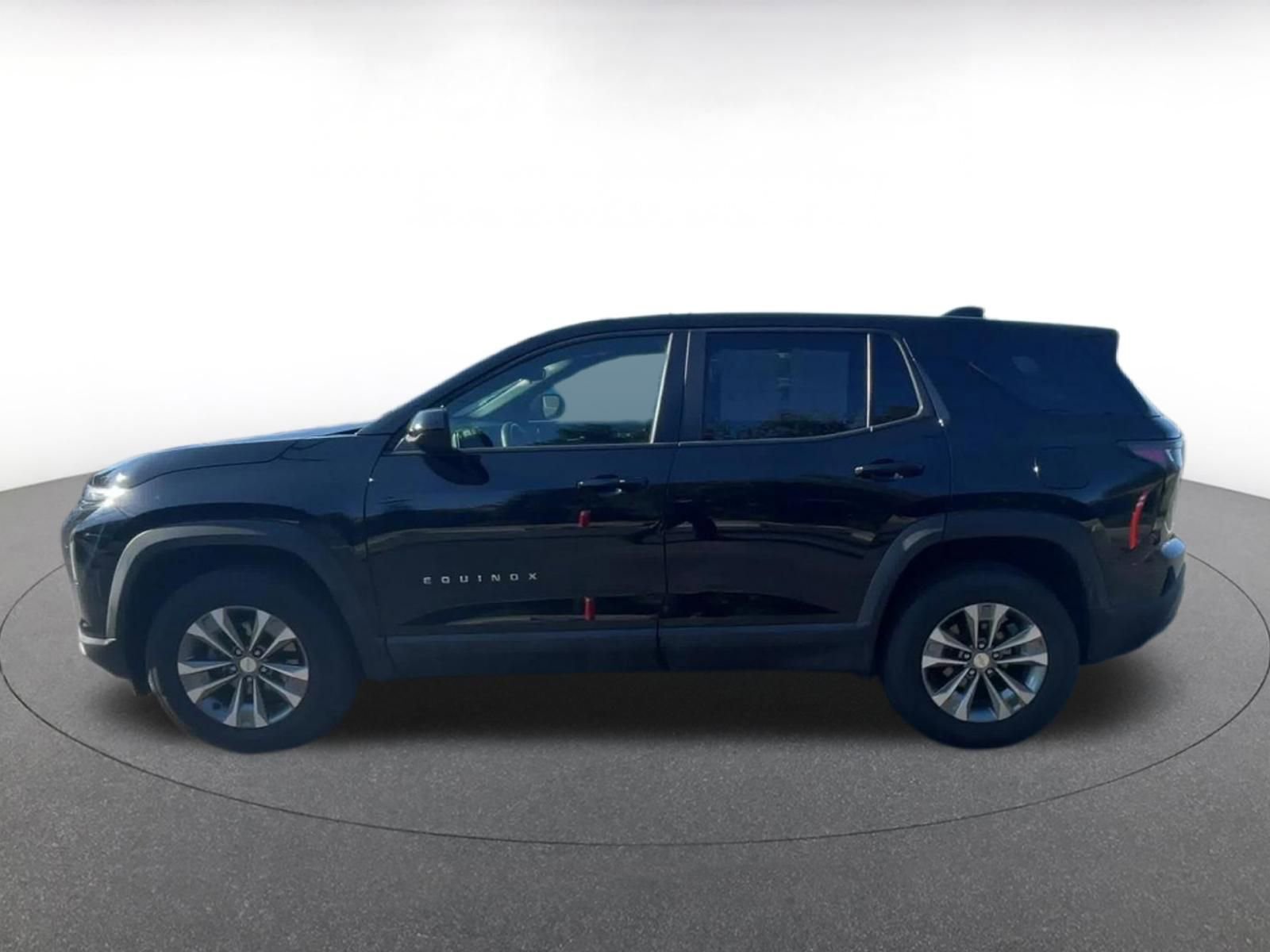 Used 2025 Chevrolet Equinox LT FWD image 9