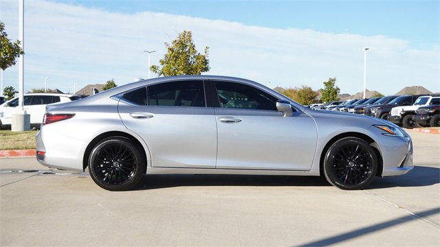 Used 2024 Lexus ES 250 w/ Premium Package image 10