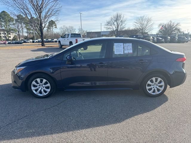 Used 2025 Toyota Corolla LE image 2