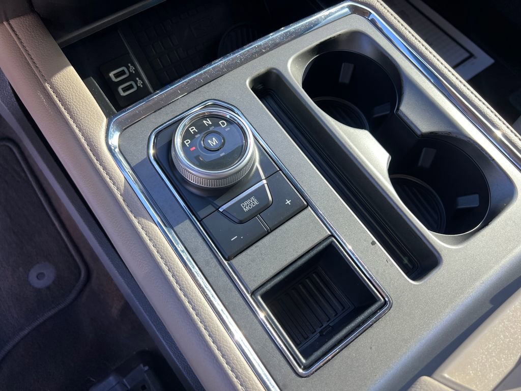 Used 2019 Ford Expedition XLT w/ Equipment Group 202A RWD image 18