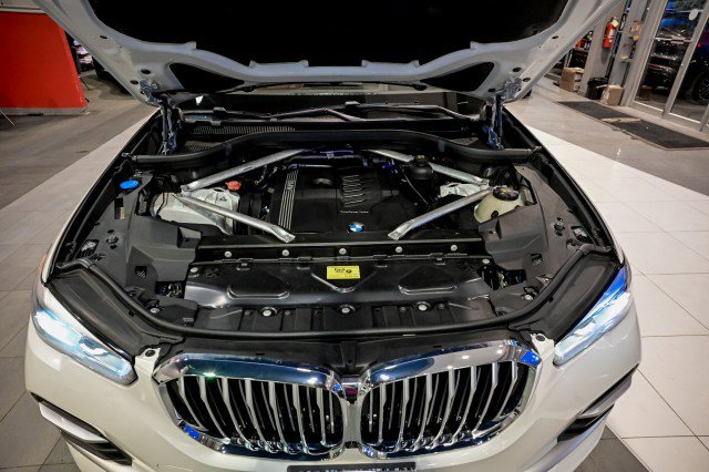 Used 2022 BMW X5 xDrive40i w/ Premium Package AWD/4WD image 49