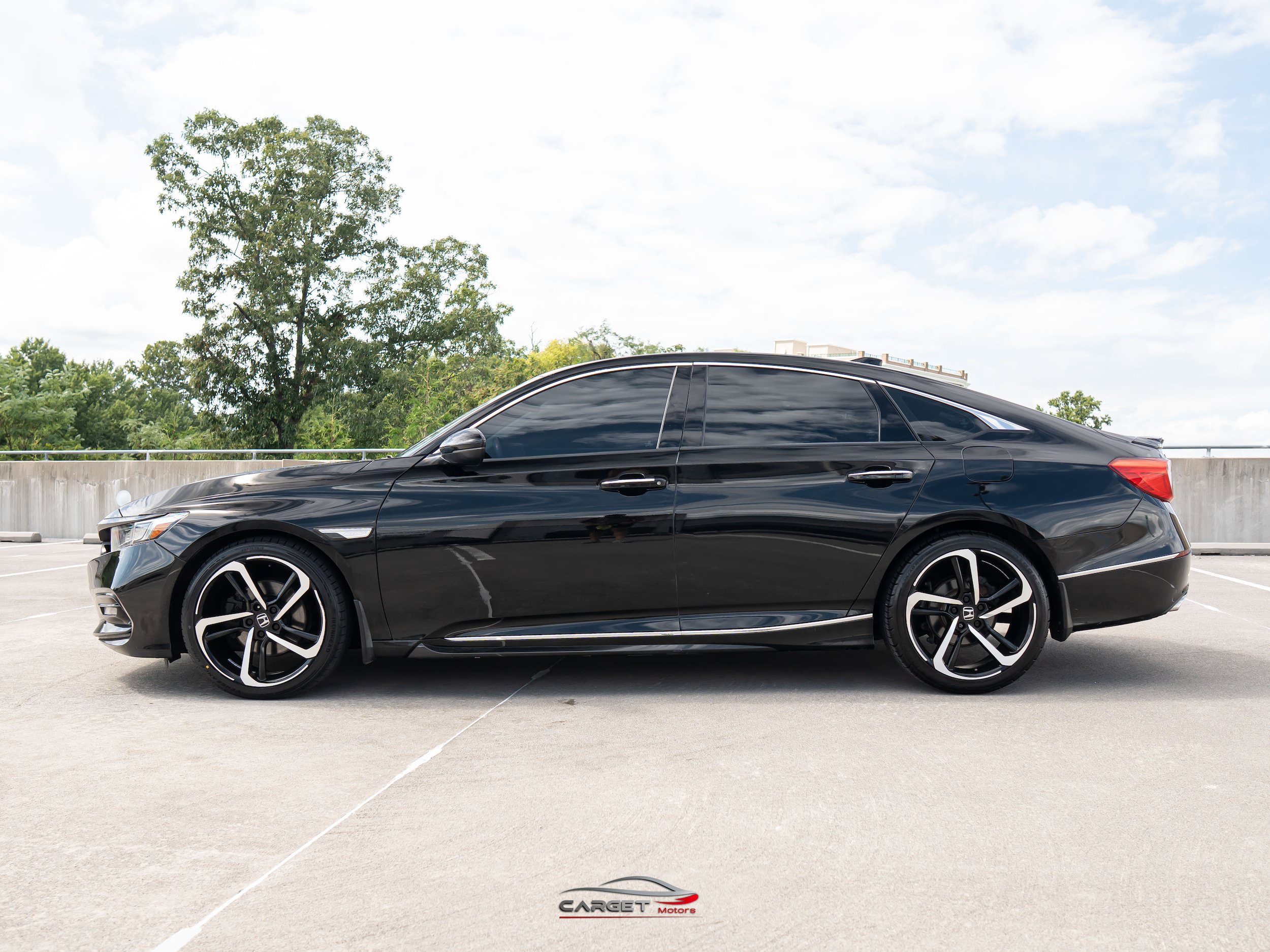 Used 2018 Honda Accord Touring image 4